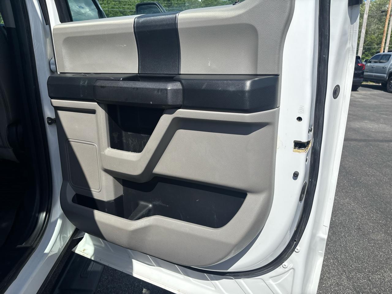 Ford Super Duty F-250 SRW XL 4WD Crew Cab 8' Box 2019