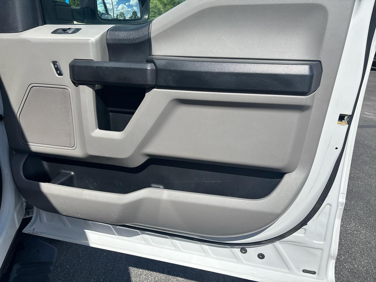 Ford Super Duty F-250 SRW XL 4WD Crew Cab 8' Box 2019