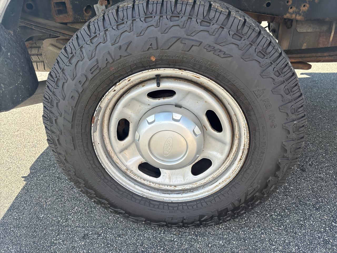 Ford Super Duty F-250 SRW XL 4WD Crew Cab 8' Box 2019