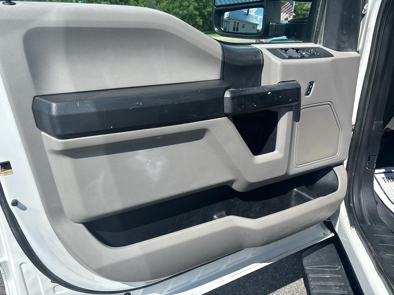 Ford Super Duty F-250 SRW XL 4WD Crew Cab 8' Box 2019