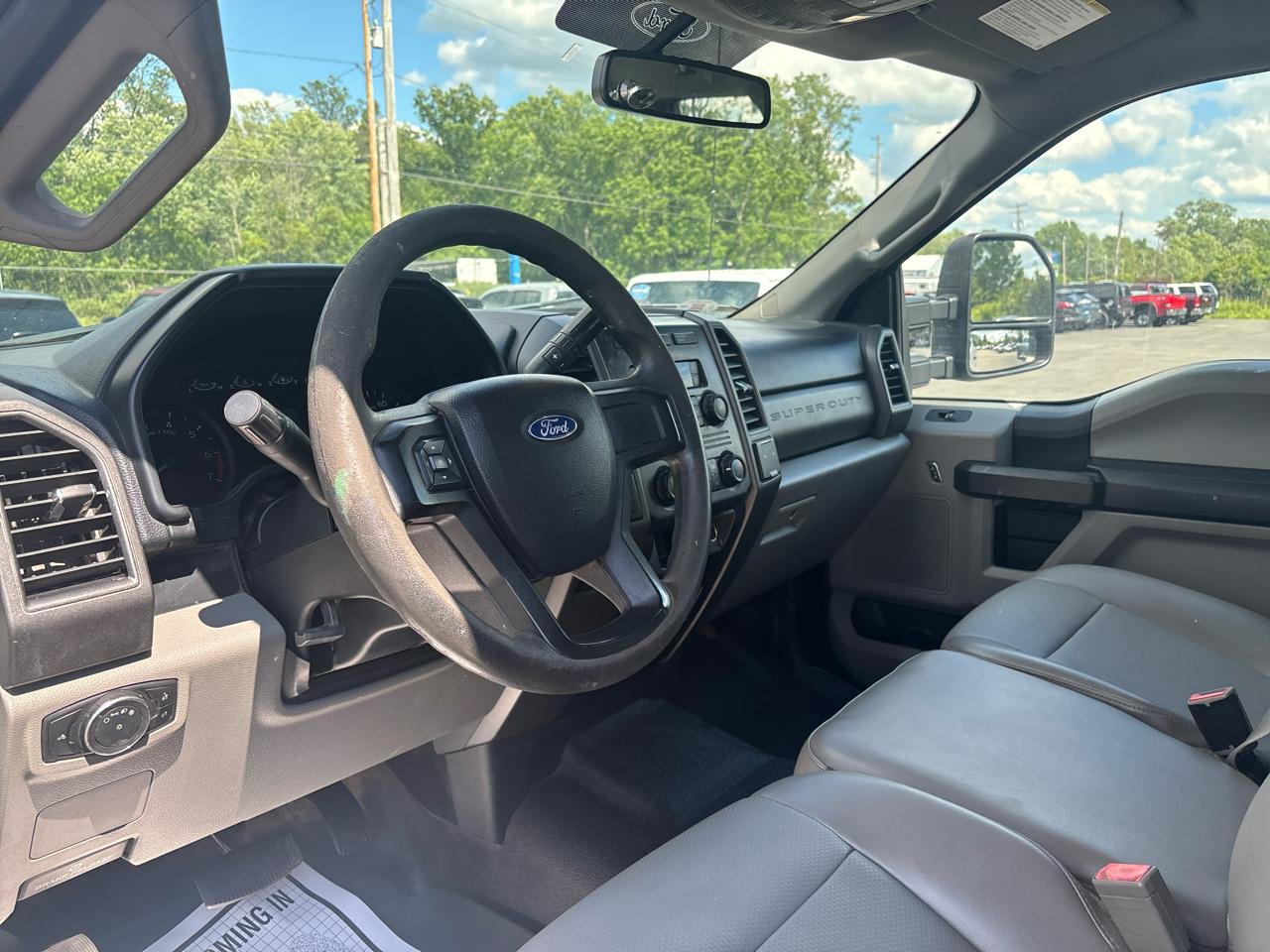 Ford Super Duty F-250 SRW XL 4WD Crew Cab 8' Box 2019