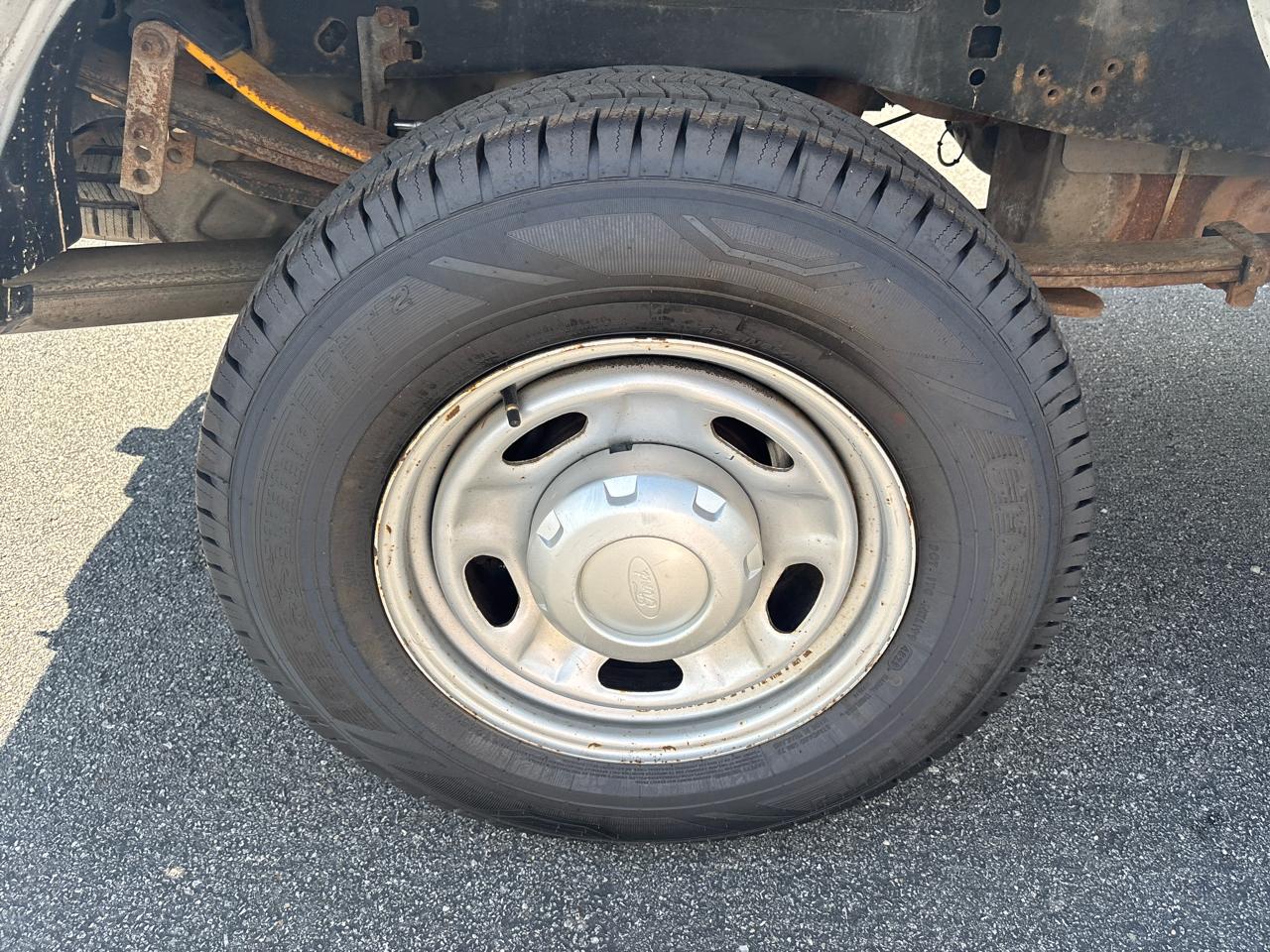 Ford Super Duty F-250 SRW XL 4WD Crew Cab 8' Box 2019