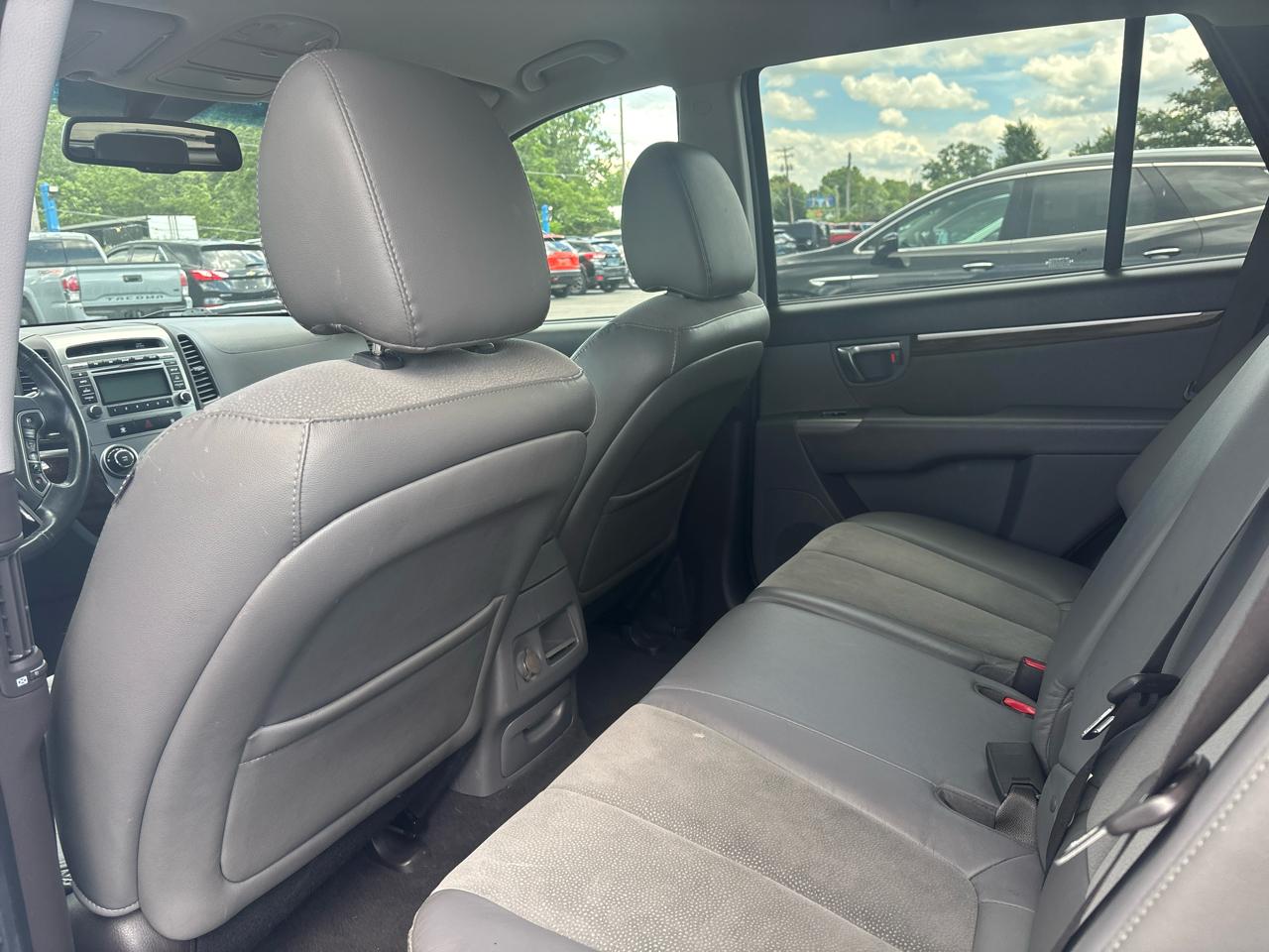 Hyundai Santa Fe FWD 4dr V6 Auto SE 2011