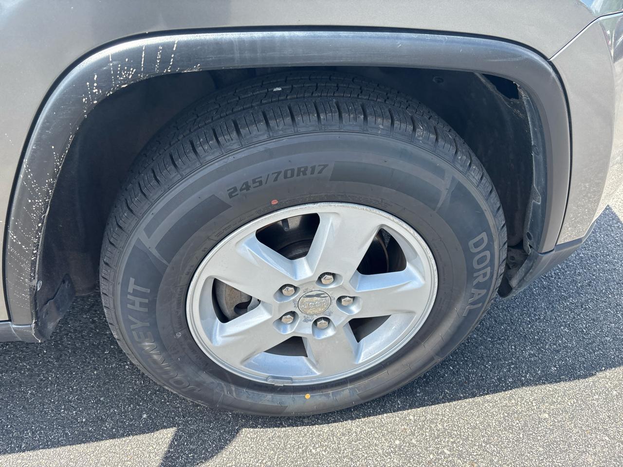 Jeep Grand Cherokee 4WD 4dr Laredo 2012