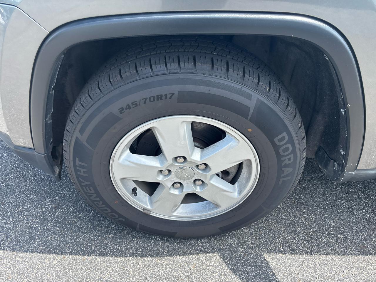 Jeep Grand Cherokee 4WD 4dr Laredo 2012