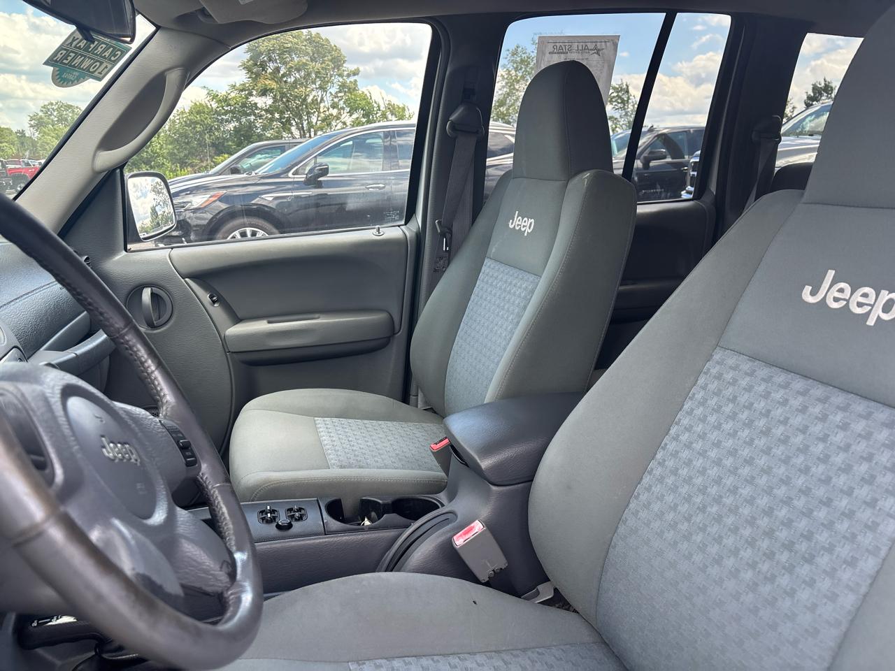 Jeep Liberty 4dr Renegade 4WD 2005
