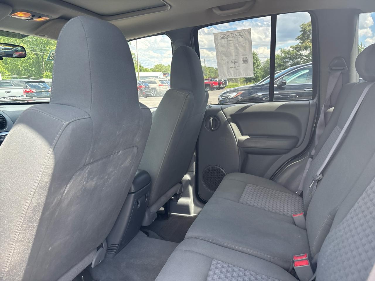 Jeep Liberty 4dr Renegade 4WD 2005