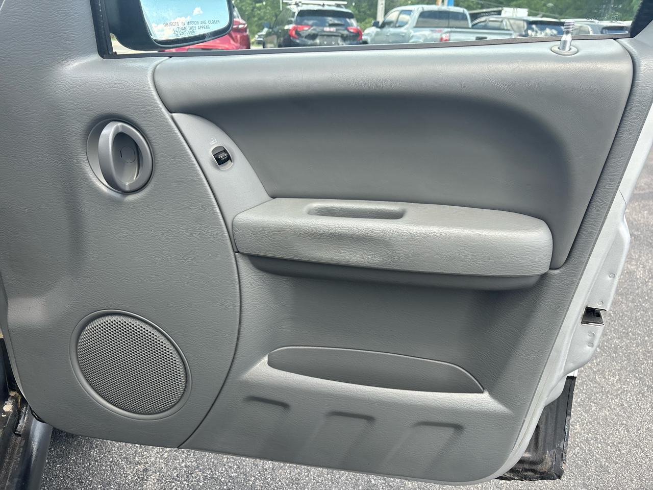 Jeep Liberty 4dr Renegade 4WD 2005