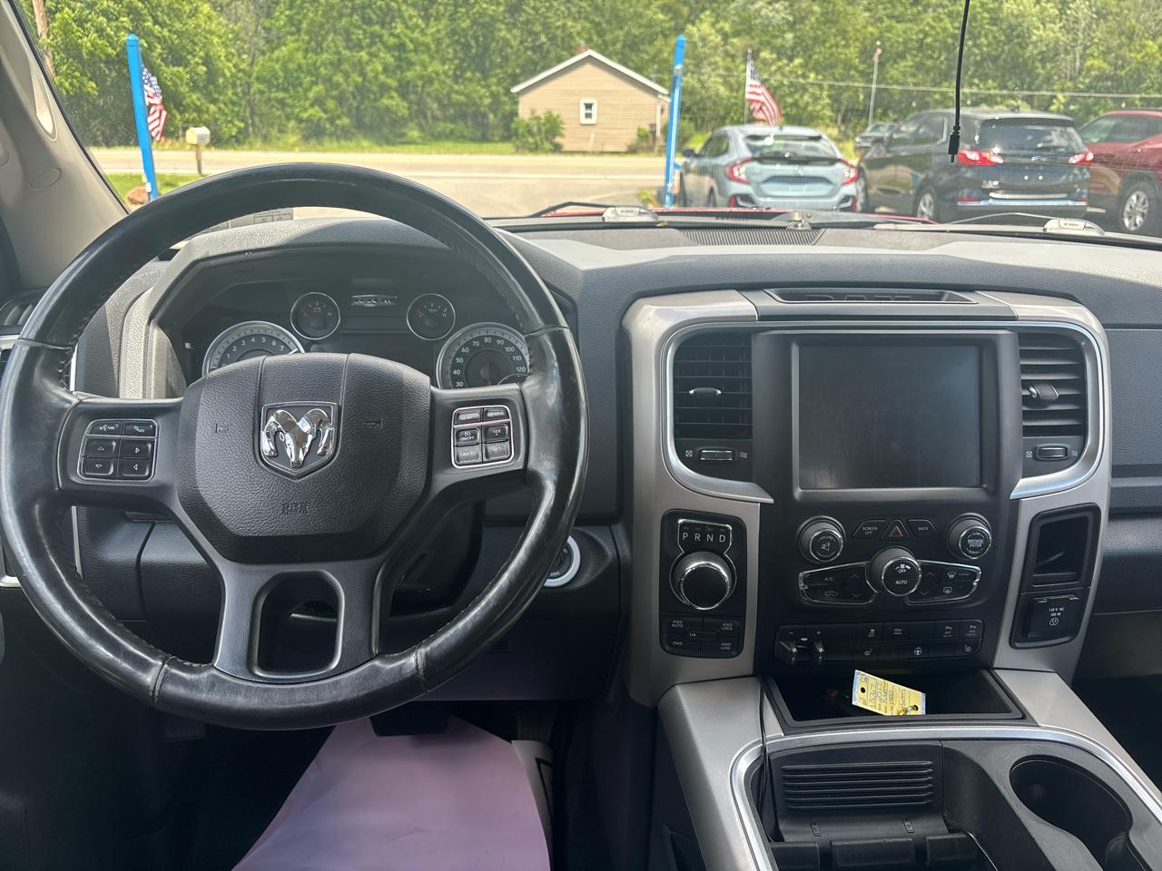 RAM 1500 Big Horn 4x4 Crew Cab 6'4" Box 2017