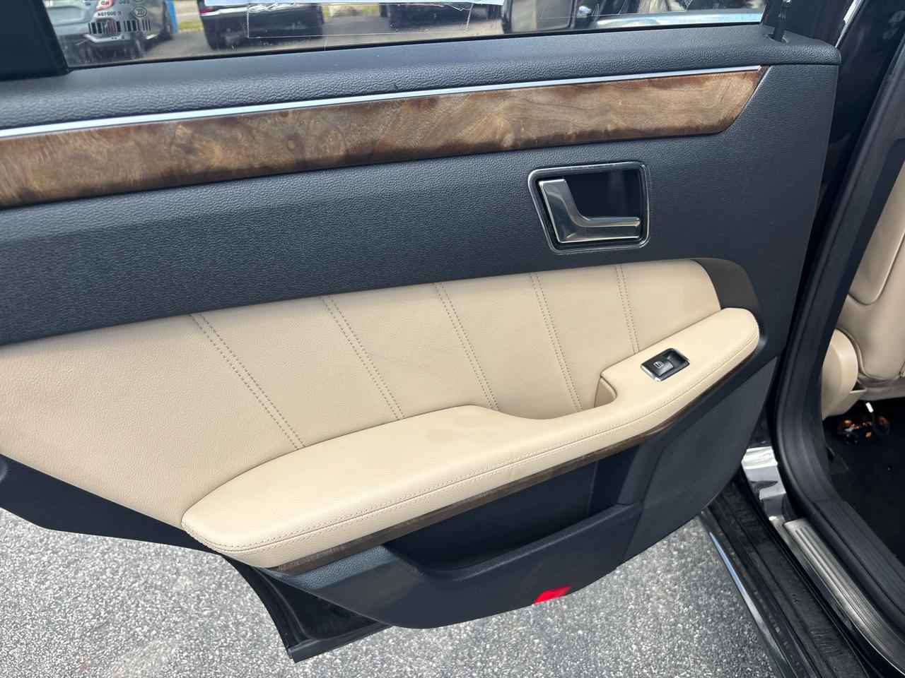 Mercedes-Benz E-Class 4dr Sdn E 350 Sport 4MATIC 2010
