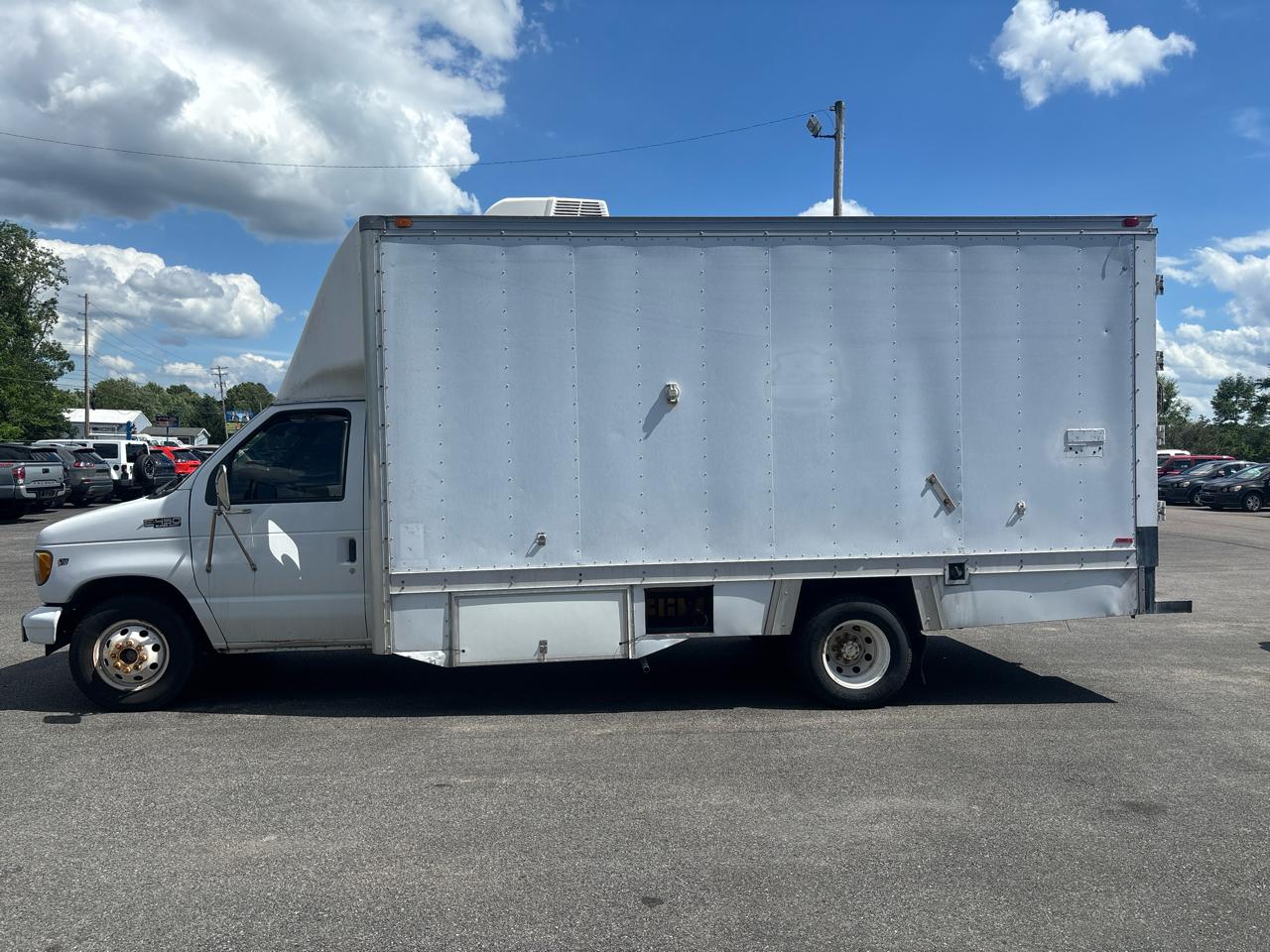 Ford Econoline Commercial Cutaway E-450 Super Duty 158" WB DRW 2002