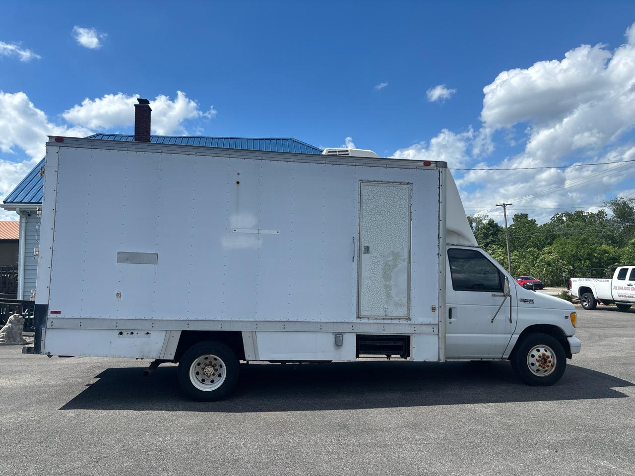 Ford Econoline Commercial Cutaway E-450 Super Duty 158" WB DRW 2002