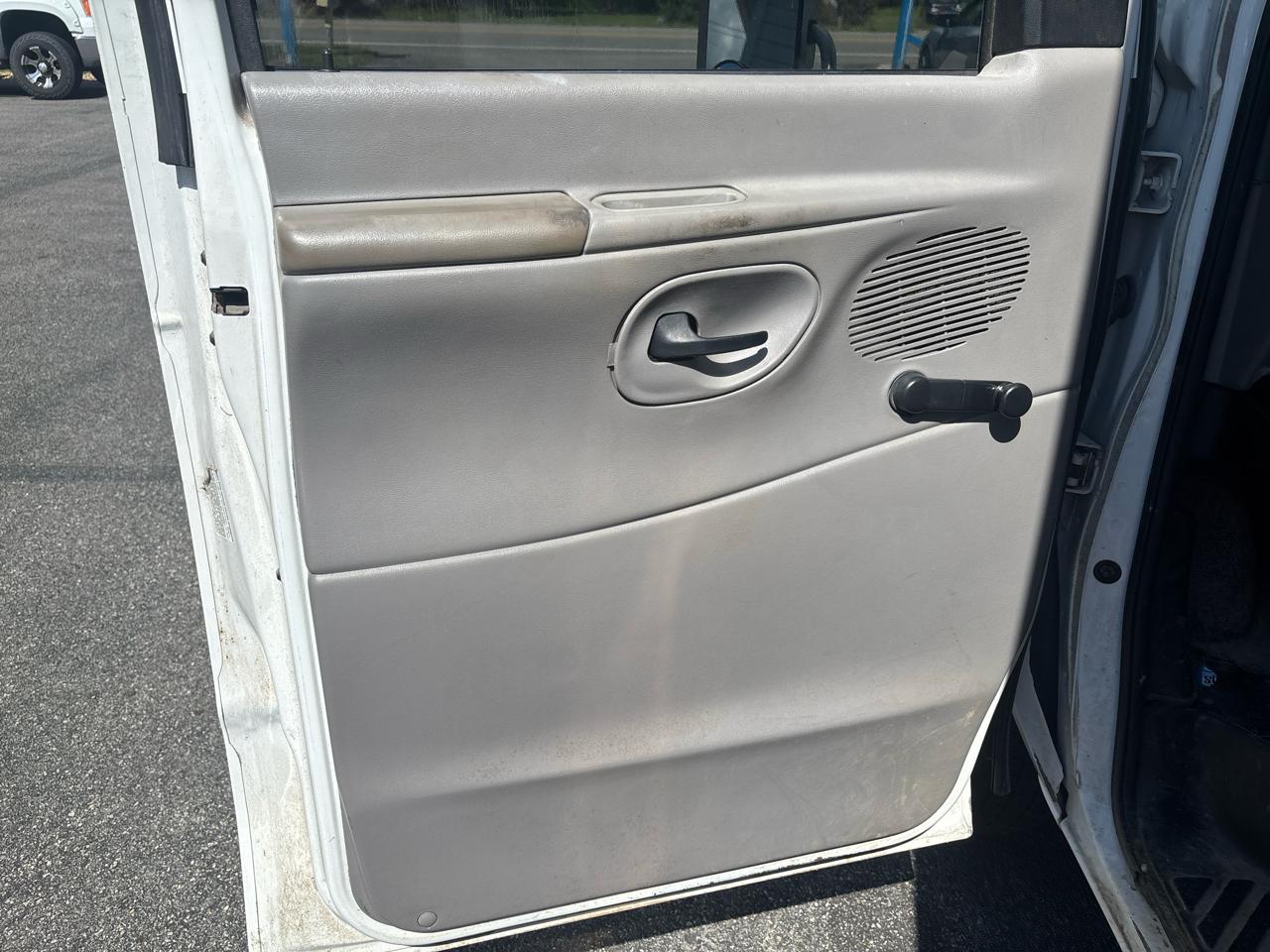 Ford Econoline Commercial Cutaway E-450 Super Duty 158" WB DRW 2002