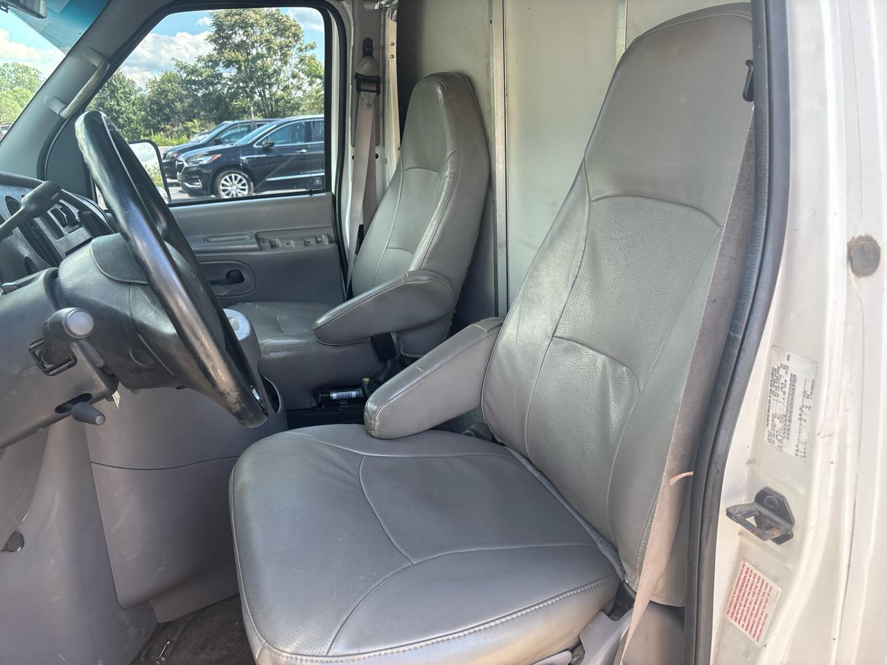 Ford Econoline Commercial Cutaway E-450 Super Duty 158" WB DRW 2002