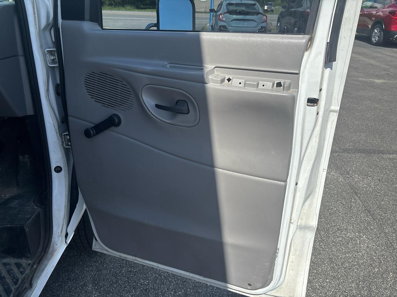 Ford Econoline Commercial Cutaway E-450 Super Duty 158" WB DRW 2002