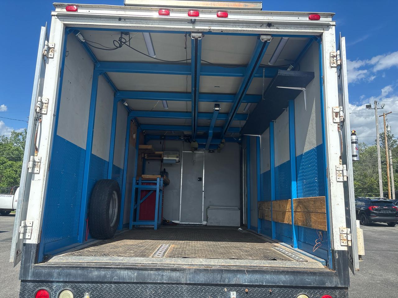 Ford Econoline Commercial Cutaway E-450 Super Duty 158" WB DRW 2002