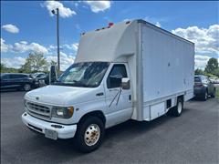 2002 Ford Econoline Commercial Cutaway 