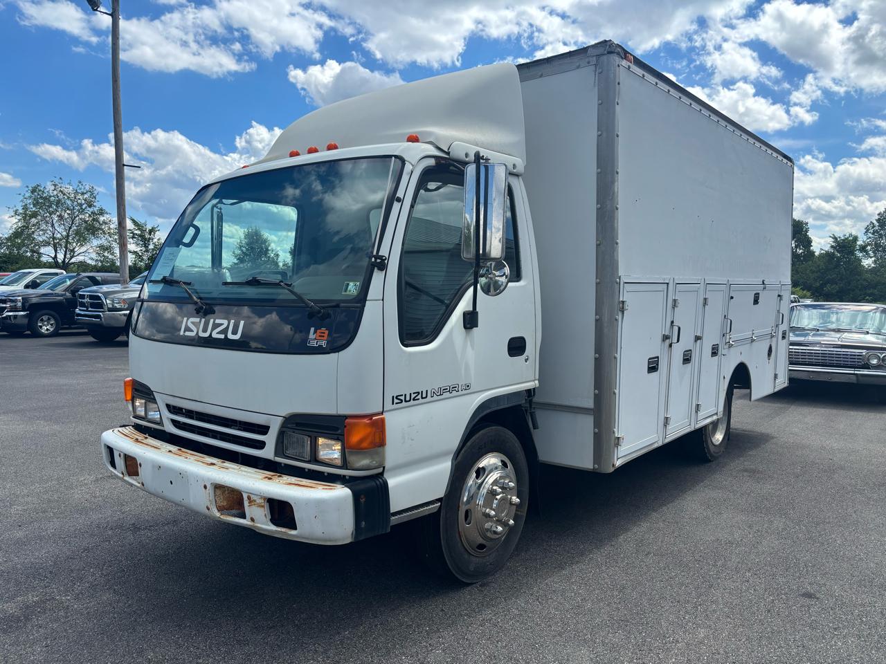 Isuzu W4S042 NPR HD GAS REG 109" WB 14500 GVWR 2004