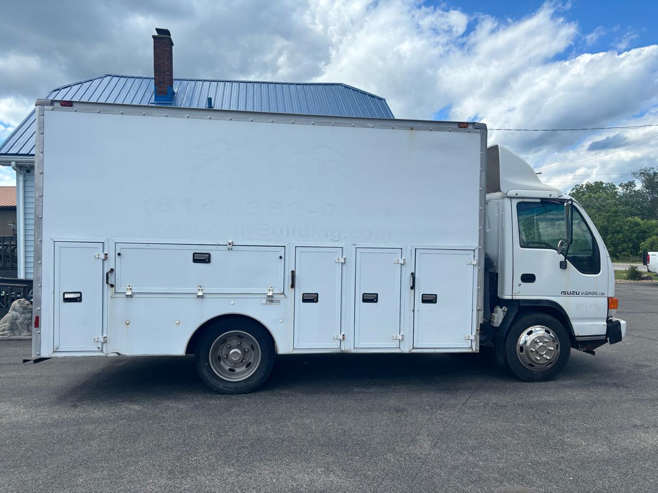 Isuzu W4S042 NPR HD GAS REG 109" WB 14500 GVWR 2004