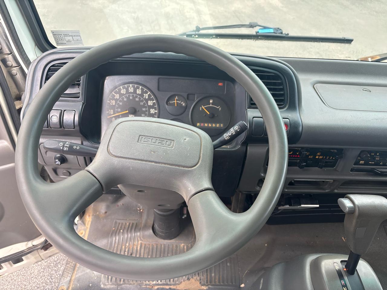 Isuzu W4S042 NPR HD GAS REG 109" WB 14500 GVWR 2004