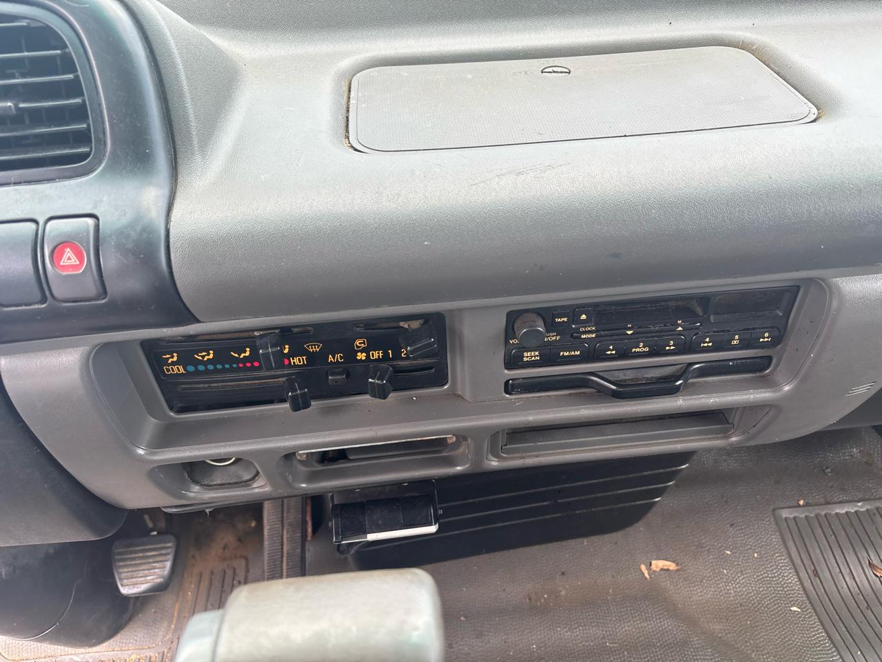 Isuzu W4S042 NPR HD GAS REG 109" WB 14500 GVWR 2004