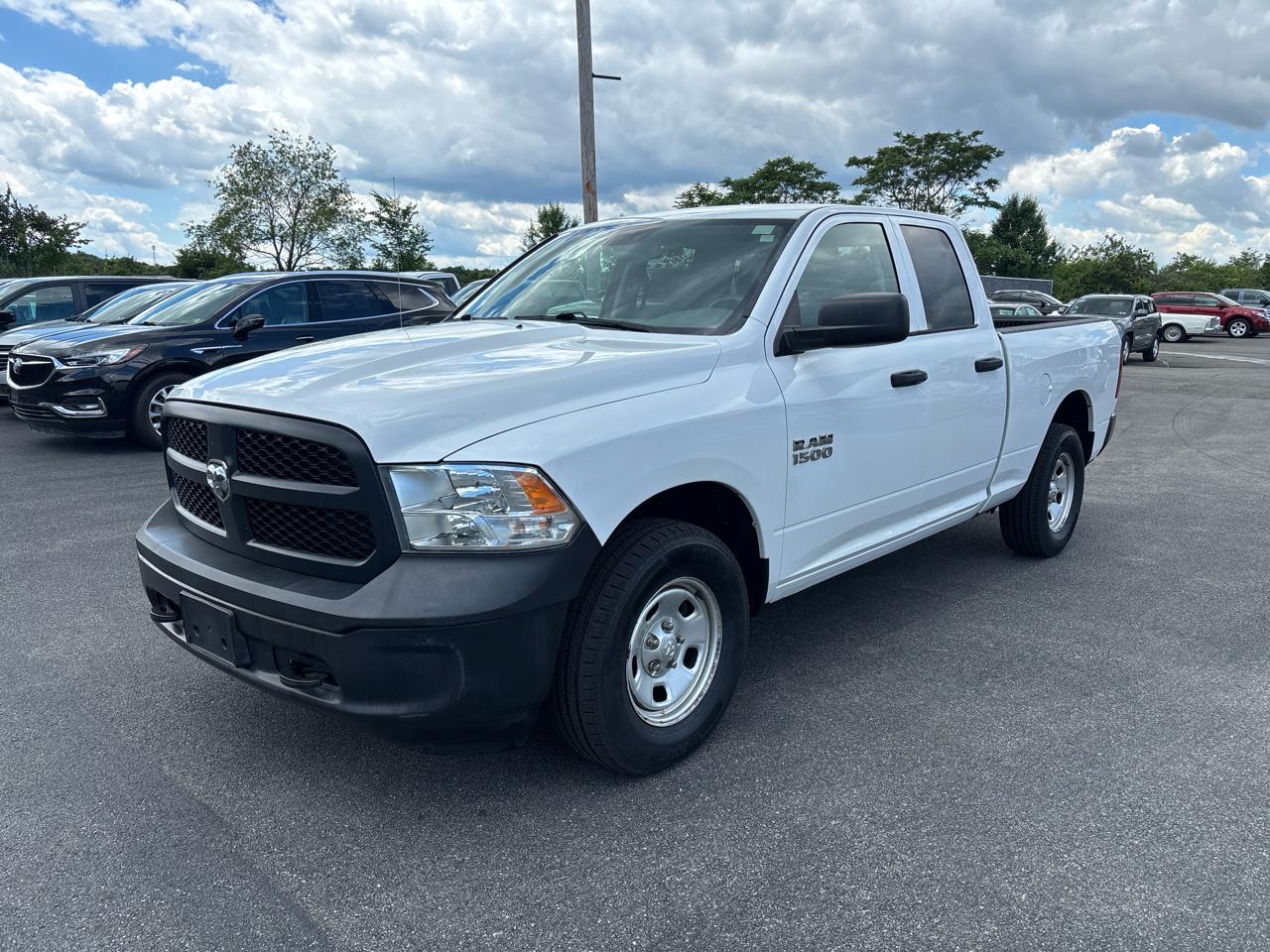 RAM 1500 4WD Quad Cab 140.5" Tradesman 2016