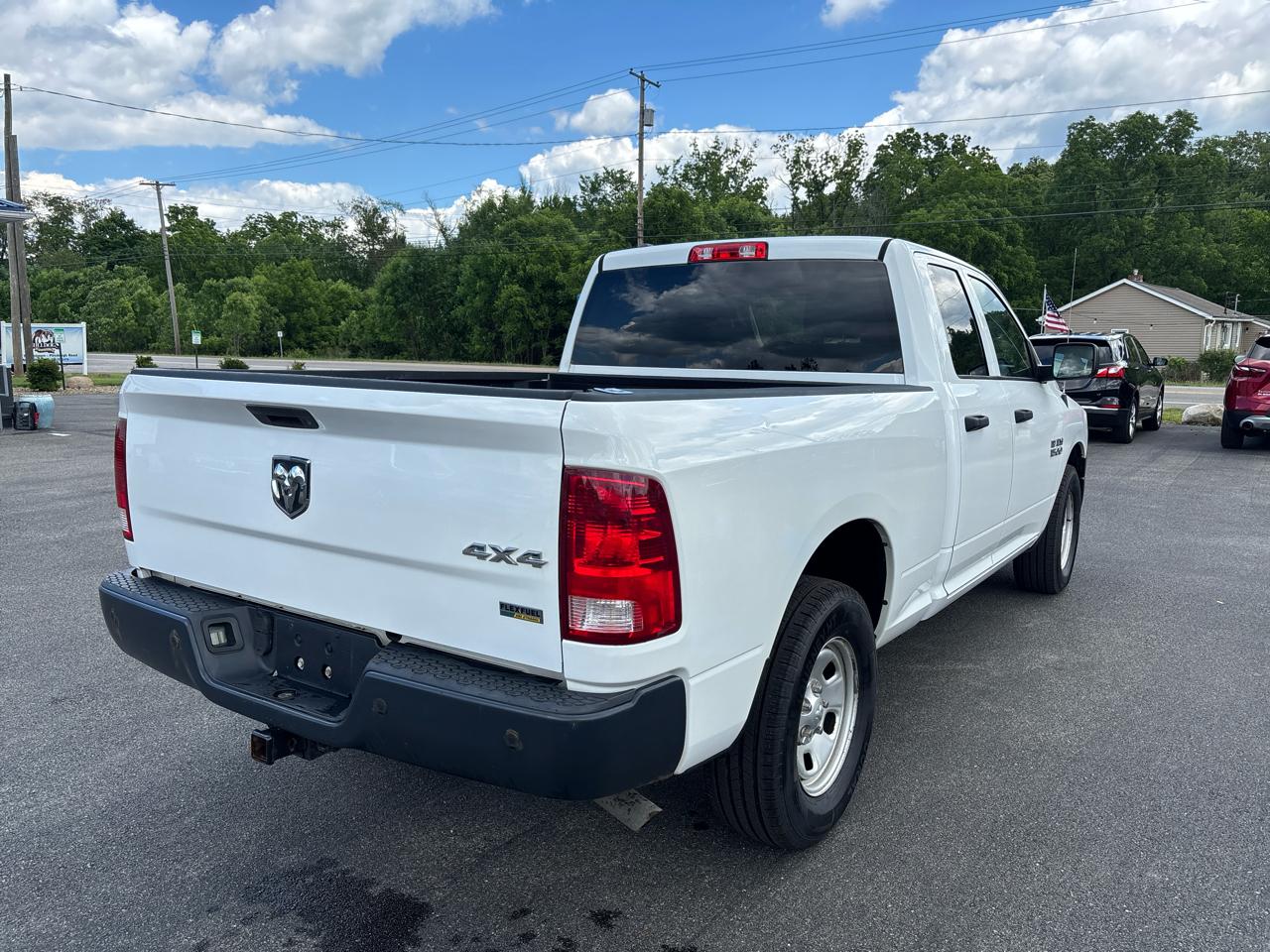RAM 1500 4WD Quad Cab 140.5" Tradesman 2016
