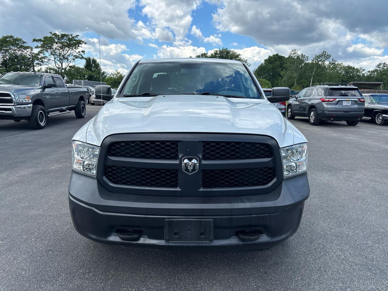 RAM 1500 4WD Quad Cab 140.5" Tradesman 2016