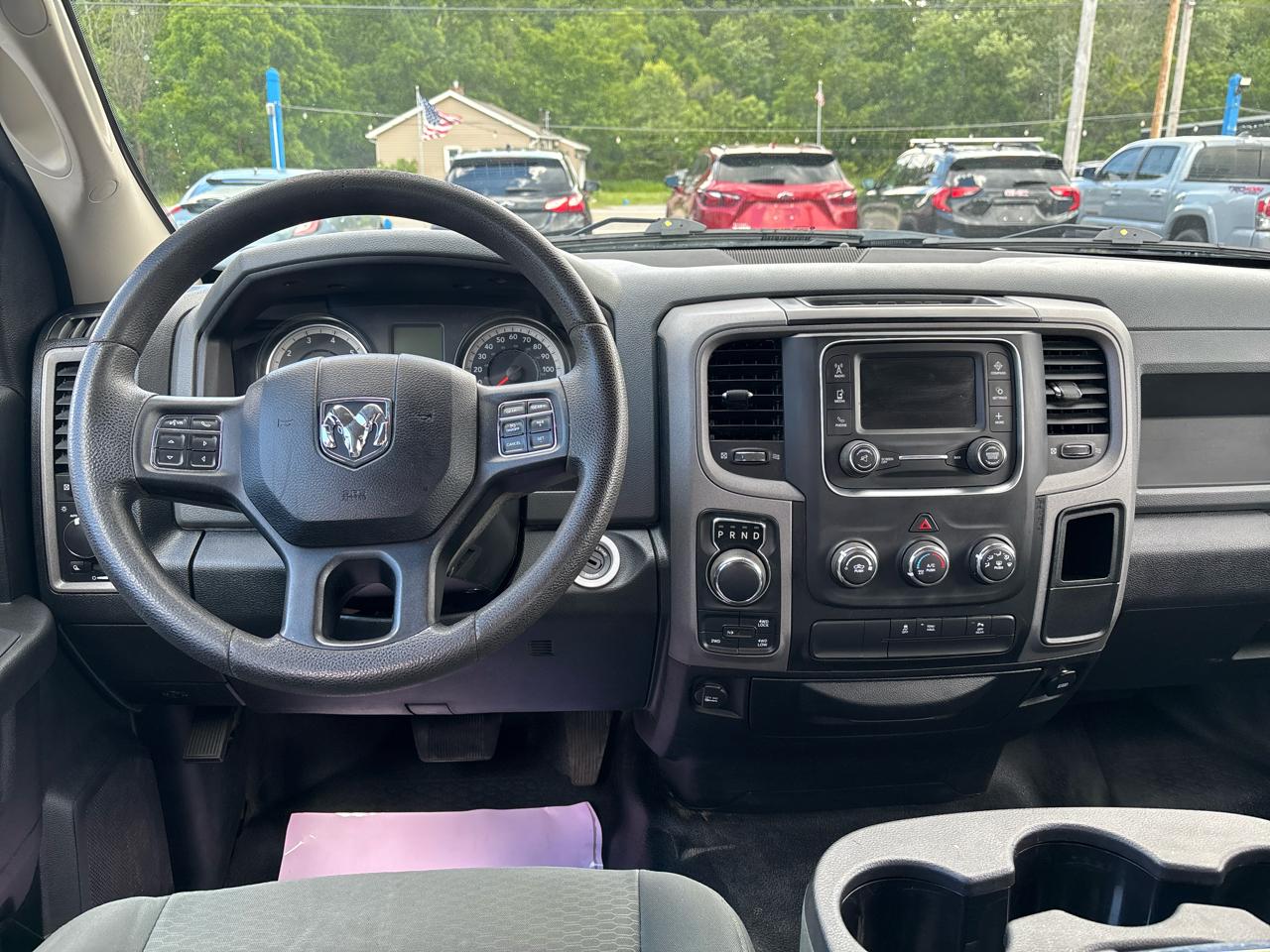 RAM 1500 4WD Quad Cab 140.5" Tradesman 2016