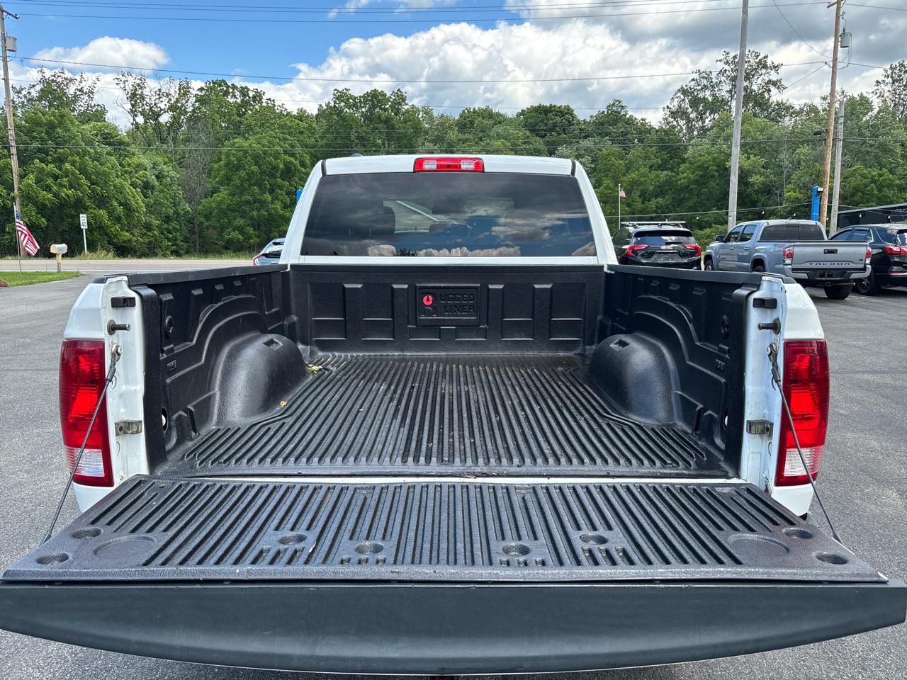 RAM 1500 4WD Quad Cab 140.5" Tradesman 2016