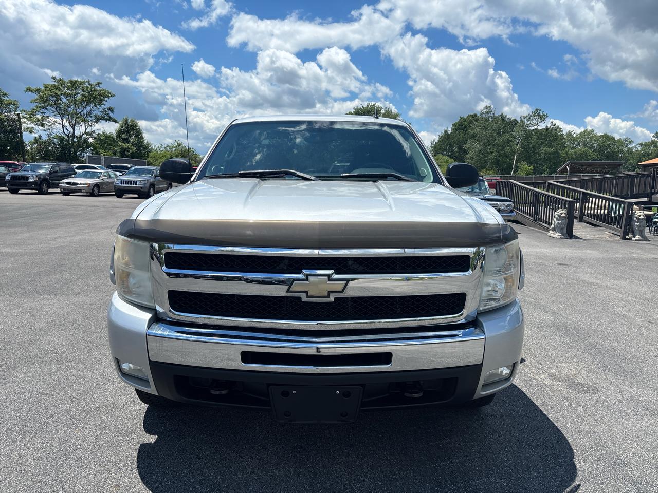 Chevrolet Silverado 1500 4WD Ext Cab 143.5" LT 2011