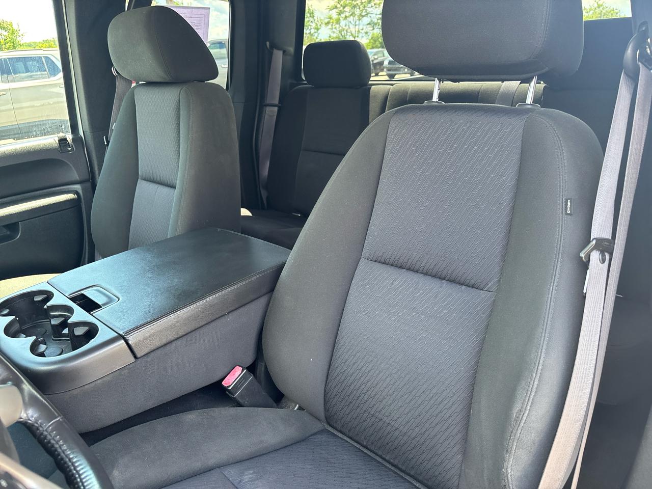 Chevrolet Silverado 1500 4WD Ext Cab 143.5" LT 2011
