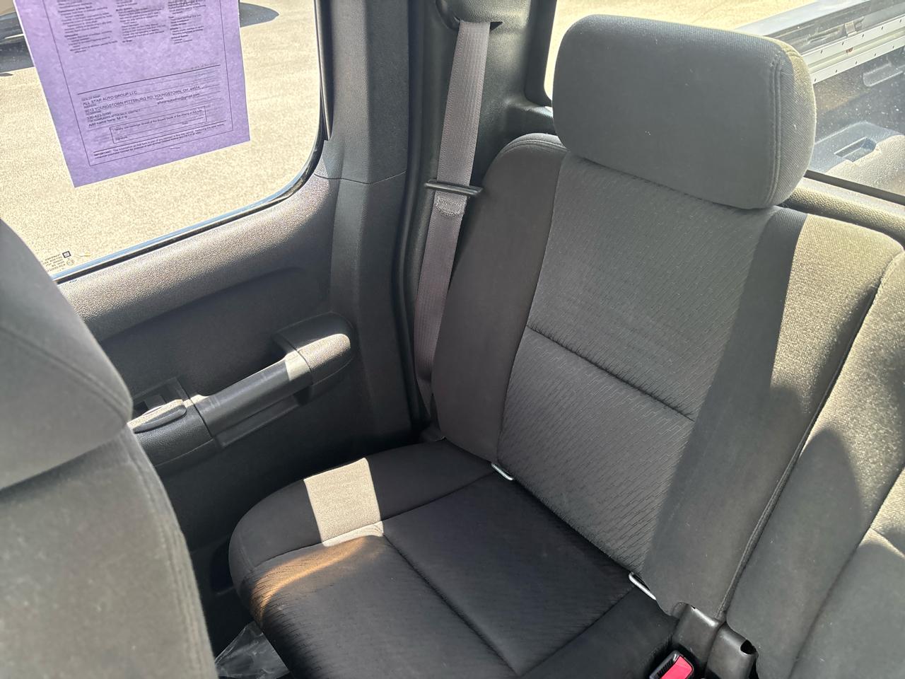 Chevrolet Silverado 1500 4WD Ext Cab 143.5" LT 2011