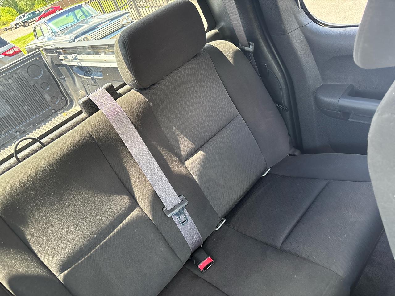 Chevrolet Silverado 1500 4WD Ext Cab 143.5" LT 2011