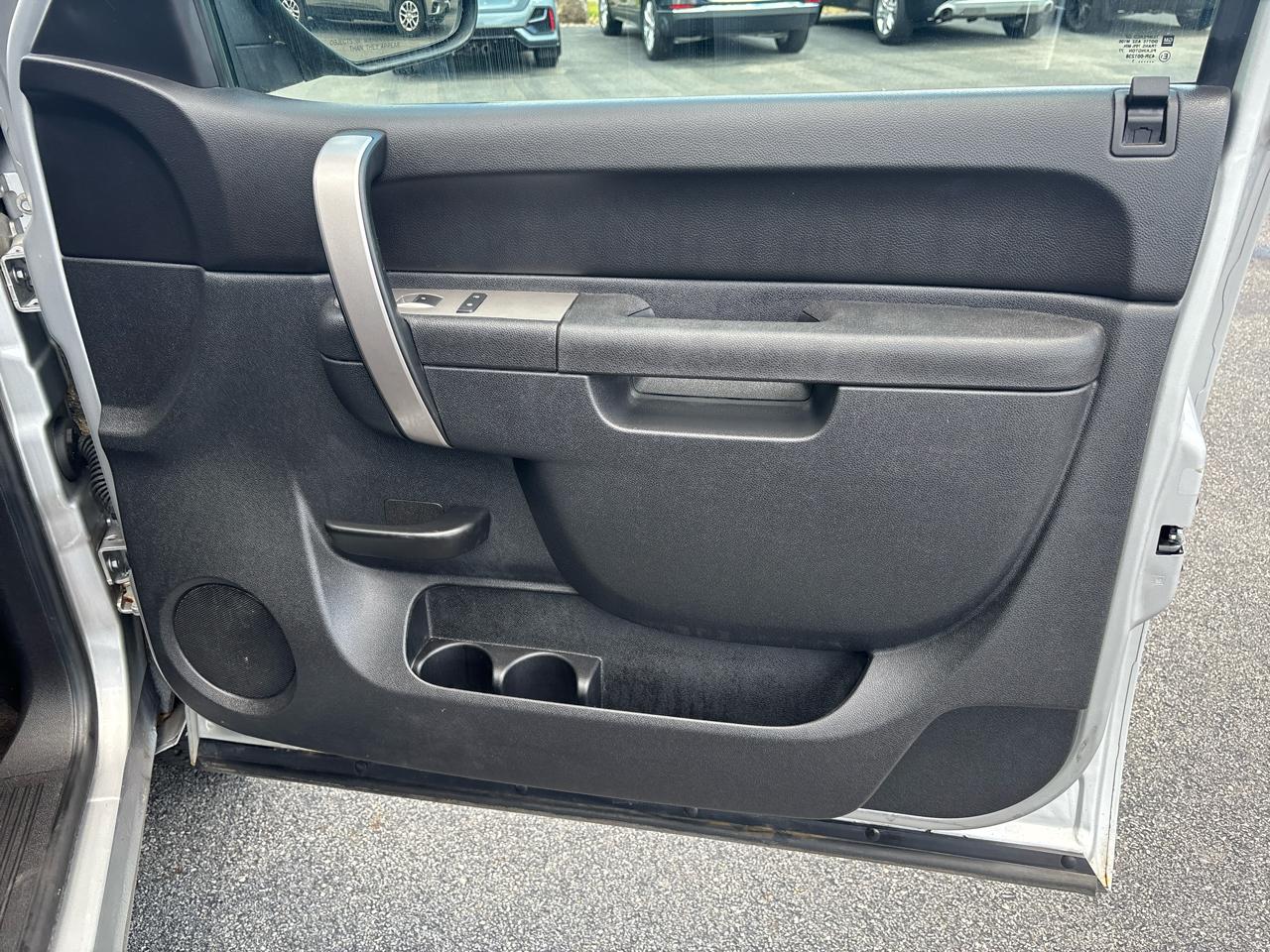 Chevrolet Silverado 1500 4WD Ext Cab 143.5" LT 2011