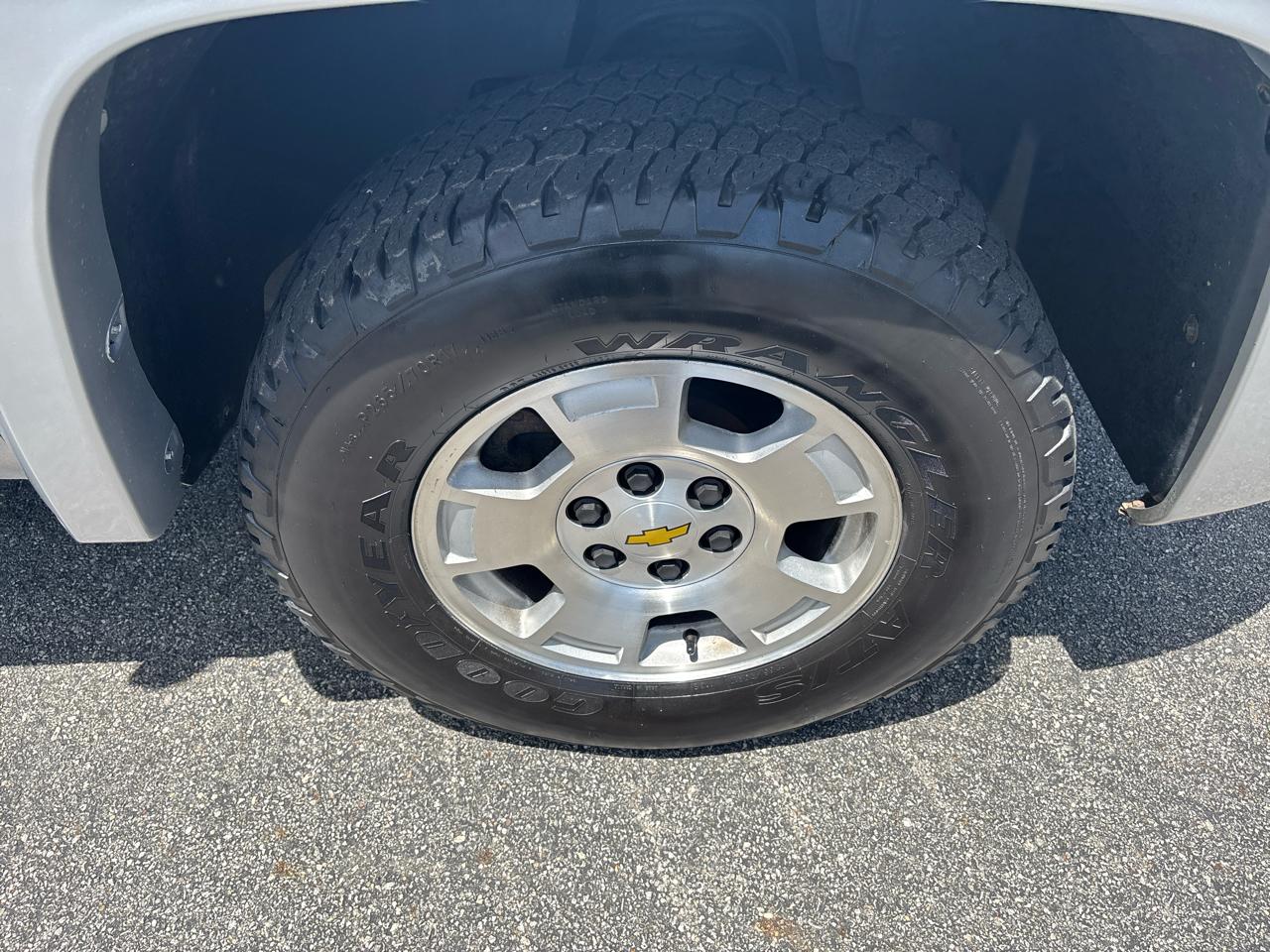 Chevrolet Silverado 1500 4WD Ext Cab 143.5" LT 2011