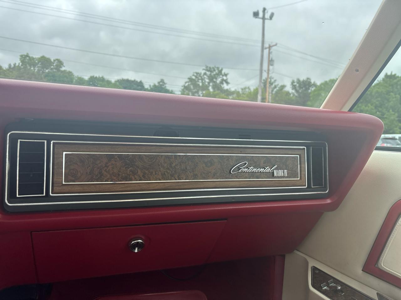 Lincoln Continental  1975