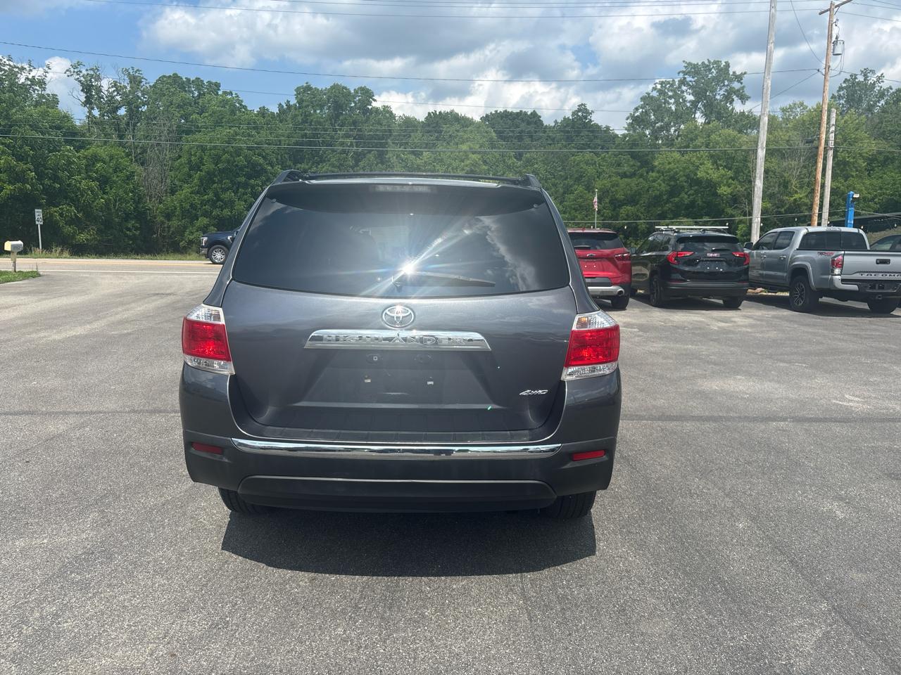 Toyota Highlander 4WD 4dr V6 (Natl) 2013
