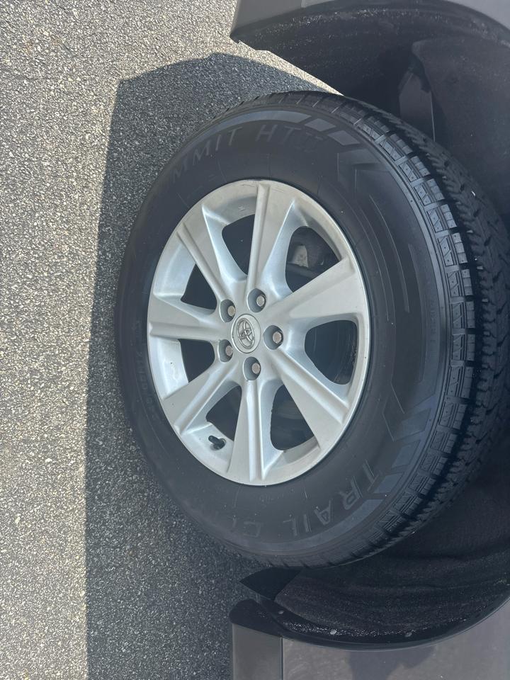 Toyota Highlander 4WD 4dr V6 (Natl) 2013