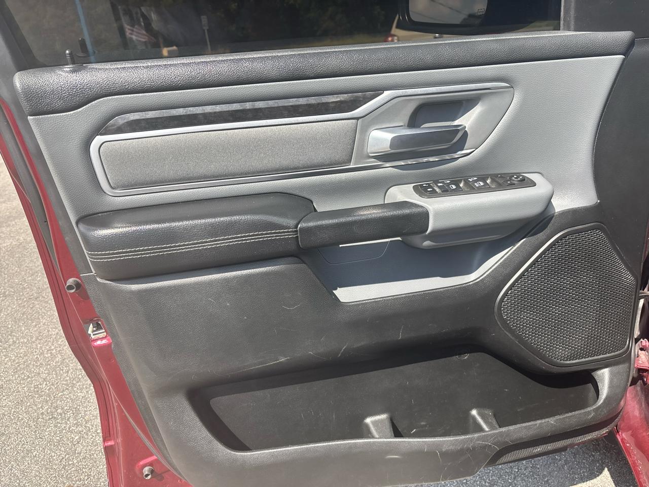 RAM 1500 Big Horn 4x4 Crew Cab 5'7" Box 2021