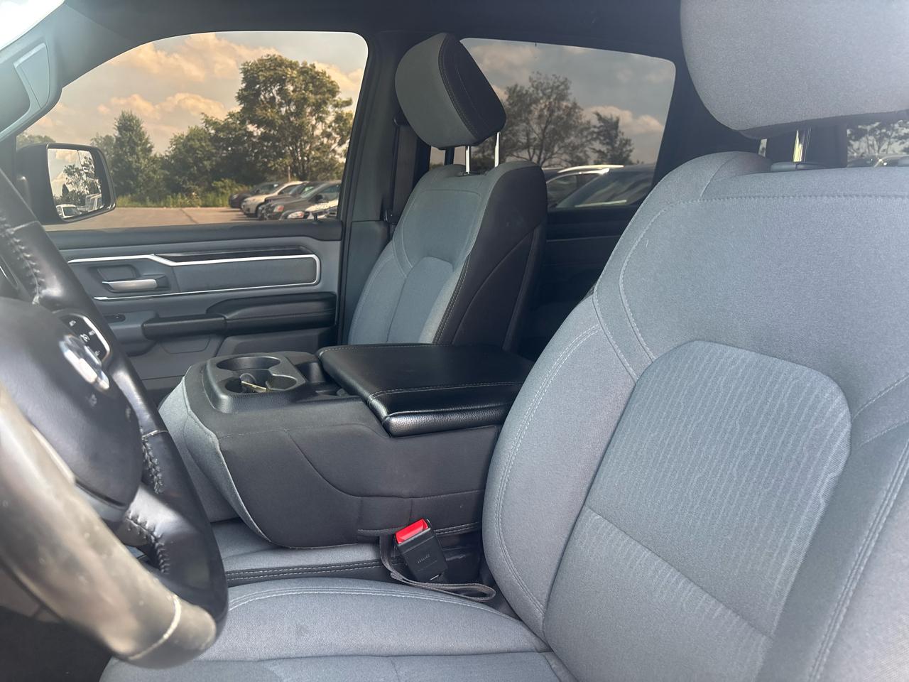 RAM 1500 Big Horn 4x4 Crew Cab 5'7" Box 2021