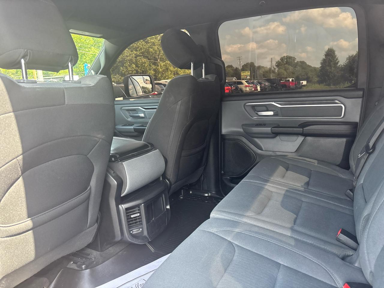 RAM 1500 Big Horn 4x4 Crew Cab 5'7" Box 2021