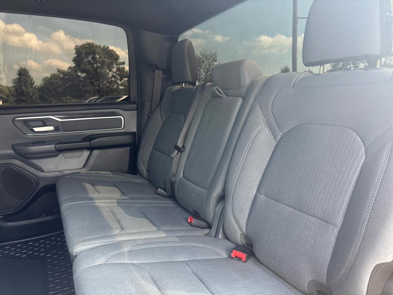 RAM 1500 Big Horn 4x4 Crew Cab 5'7" Box 2021