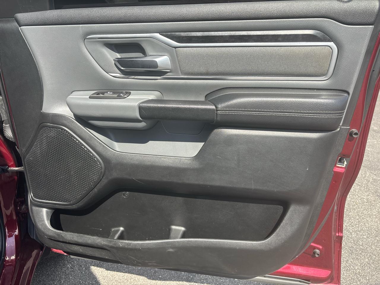 RAM 1500 Big Horn 4x4 Crew Cab 5'7" Box 2021