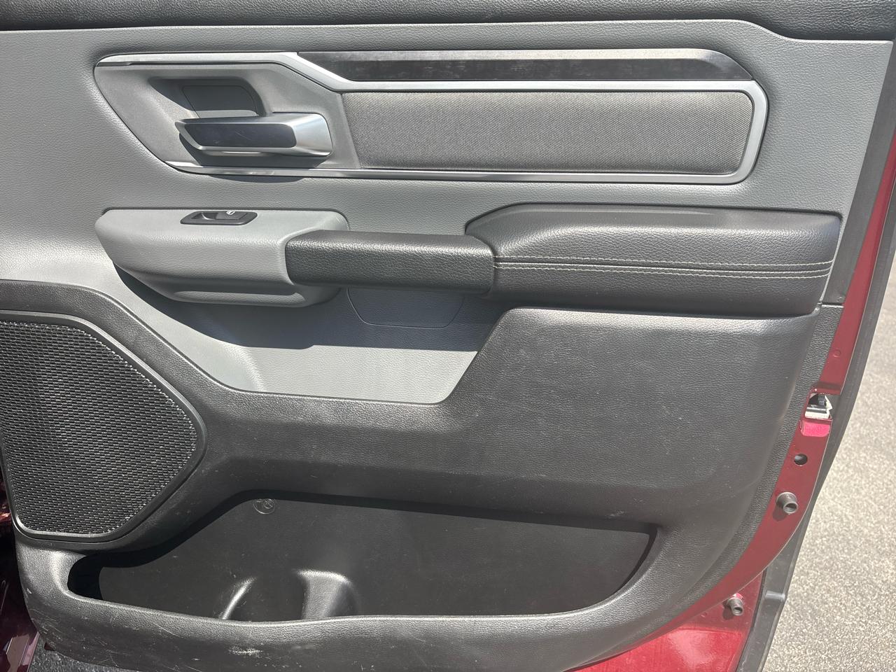 RAM 1500 Big Horn 4x4 Crew Cab 5'7" Box 2021