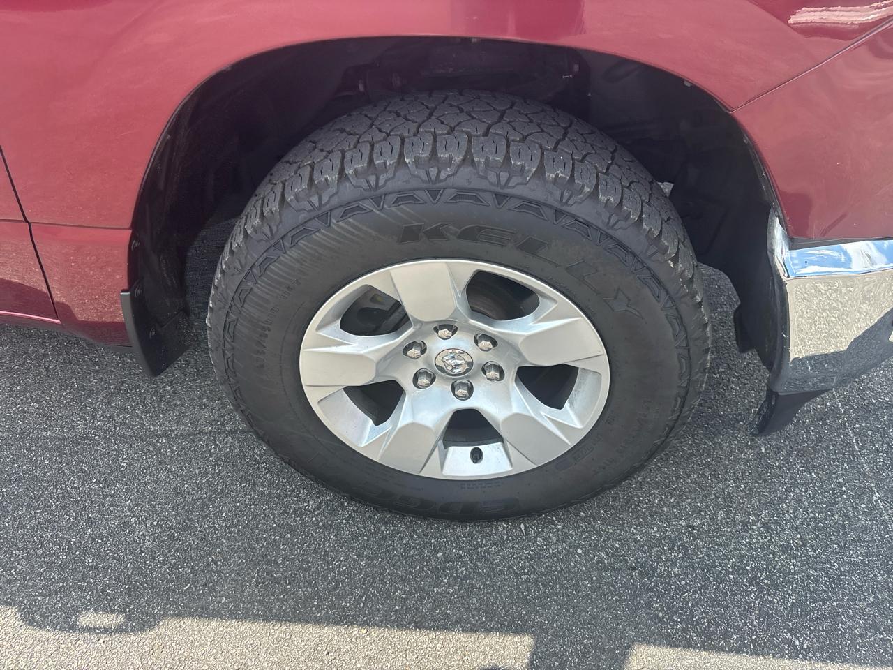 RAM 1500 Big Horn 4x4 Crew Cab 5'7" Box 2021