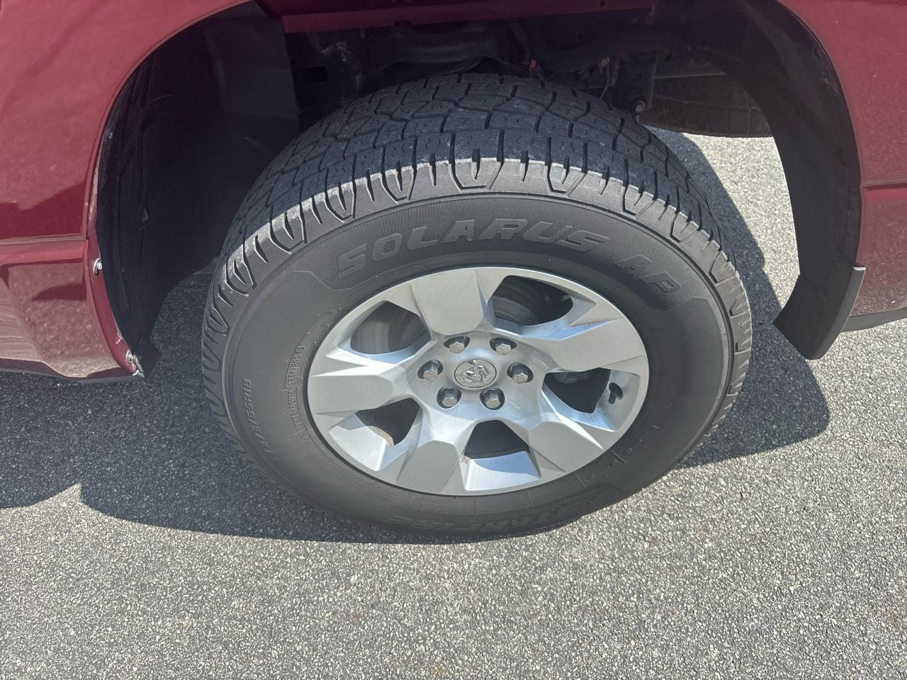 RAM 1500 Big Horn 4x4 Crew Cab 5'7" Box 2021