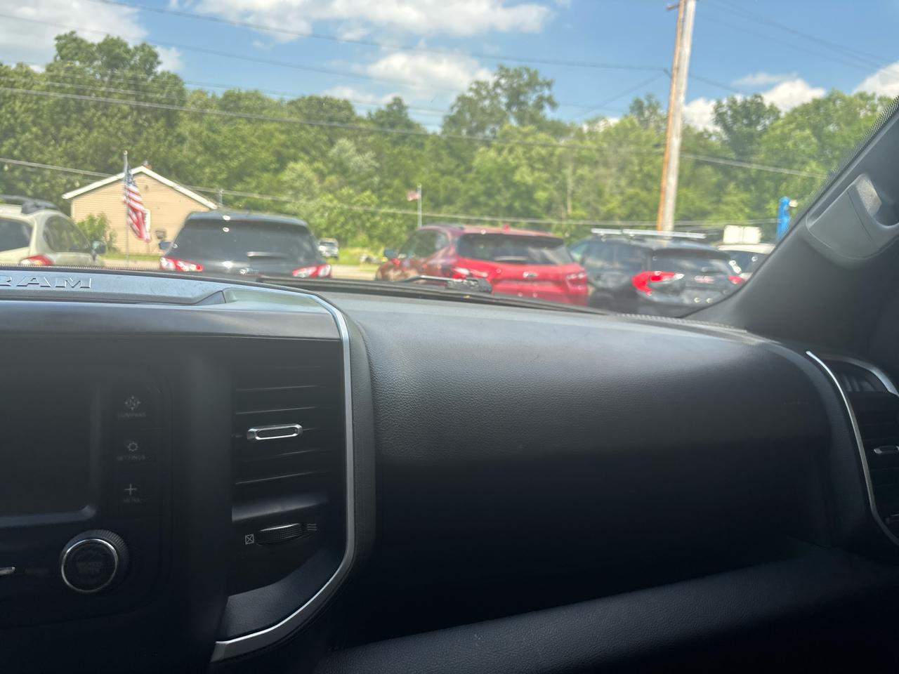 RAM 1500 Big Horn 4x4 Crew Cab 5'7" Box 2021