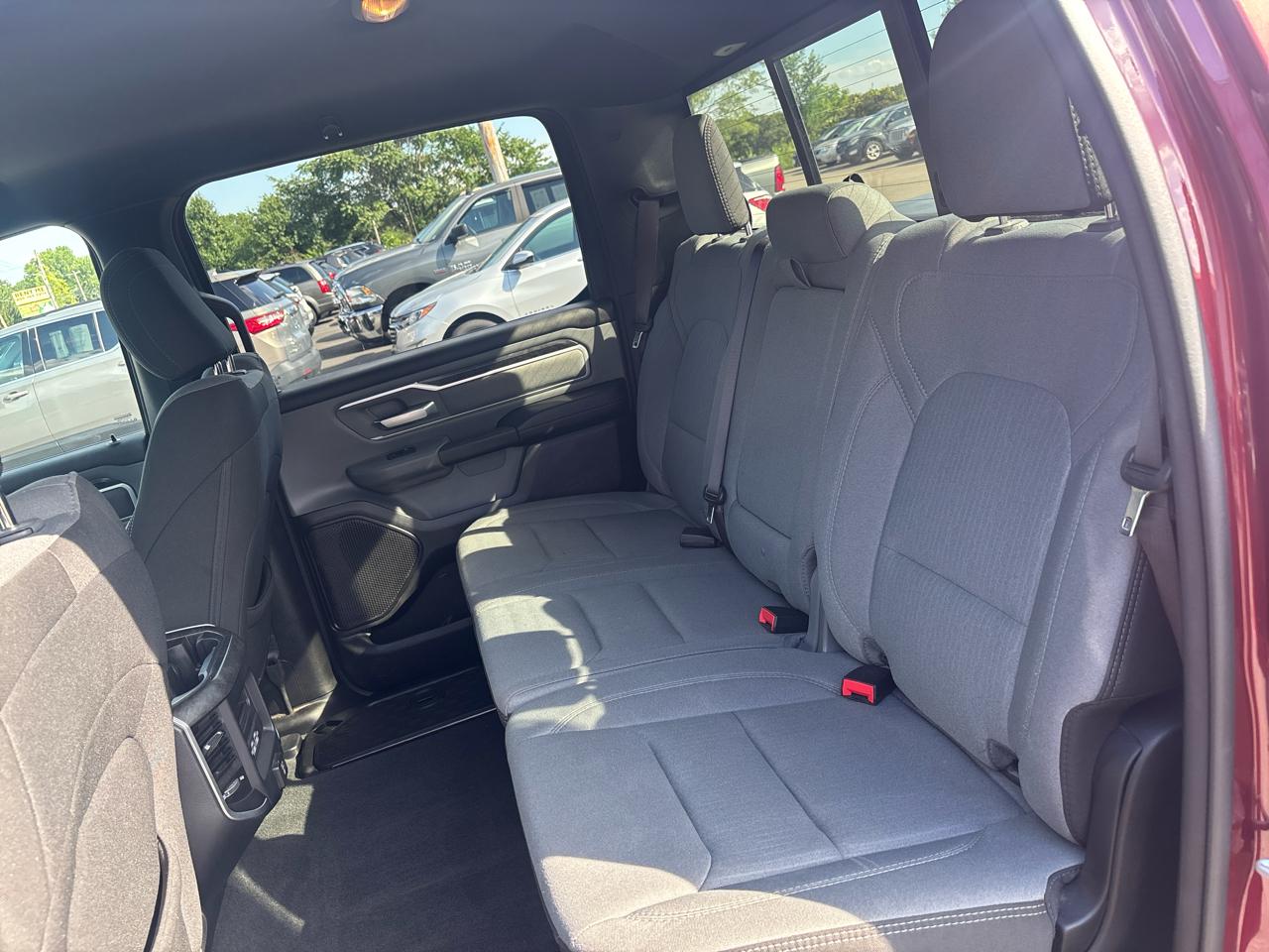RAM 1500 Big Horn 4x4 Crew Cab 6'4" Box 2022