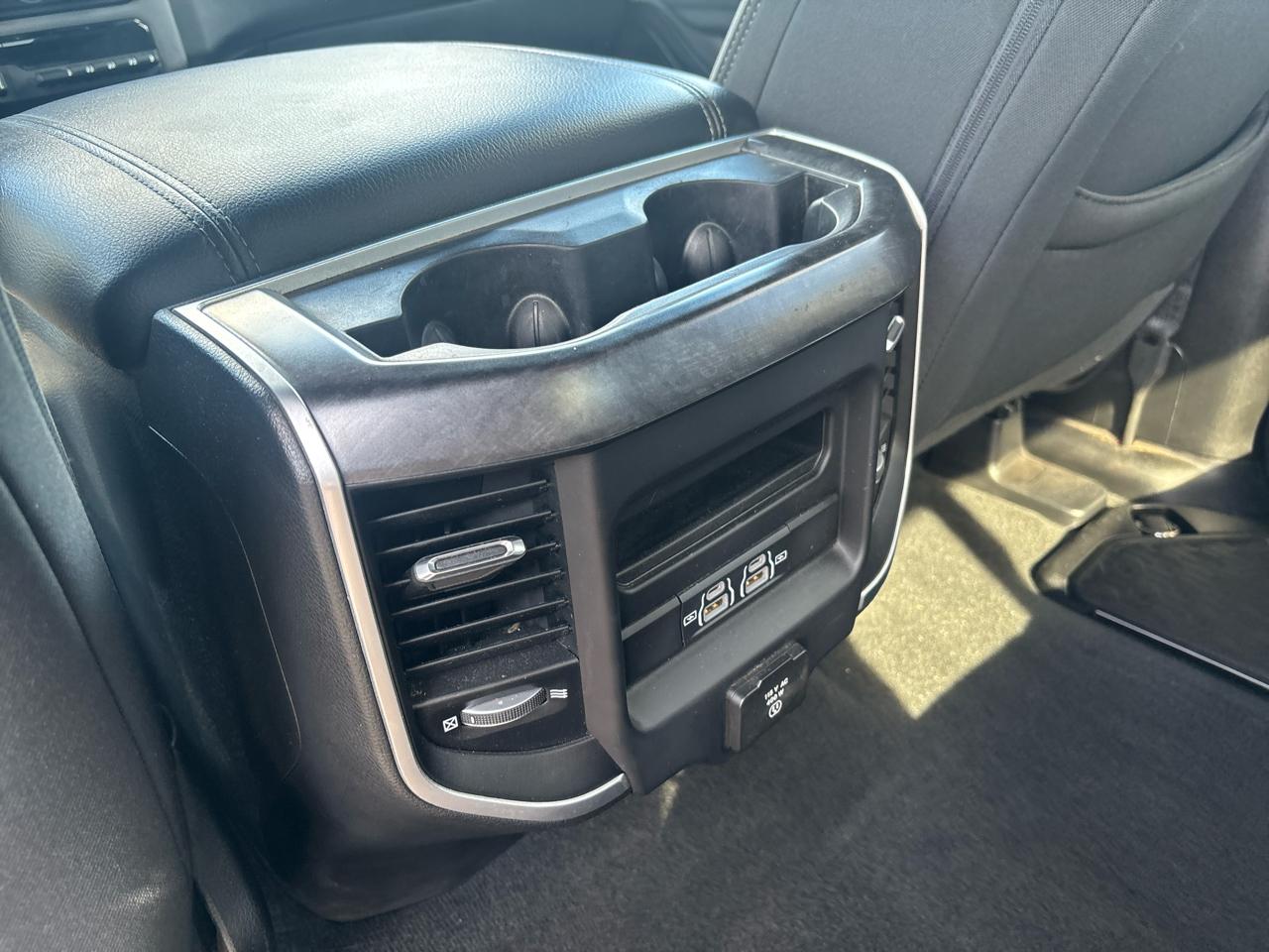 RAM 1500 Big Horn 4x4 Crew Cab 6'4" Box 2022